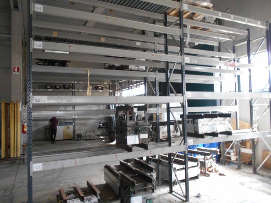 Aste   Arredi da ufficio e varie  - Lotto N. 52) N. 48 Scaffalature metalliche Metalcoop   GARA ONLINE 16 SETTEMBRE 2025