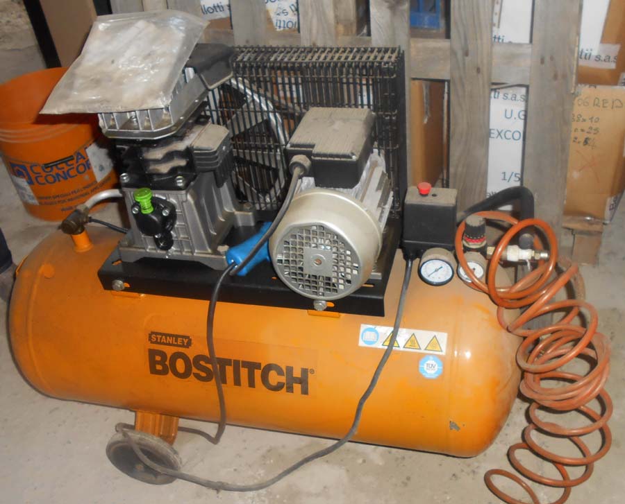 Aste   Attrezzature ed utensili  - Lotto 1) Compressore Stanley Bostitch   GARA ONLINE 24 OTTOBRE 2025